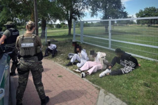 Przewoził nielegalnych migrantów, wpadł w Dołujach
