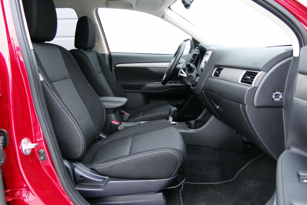 Mitsubishi Outlander 2.2 DID 6AT 4WD Intense Plus