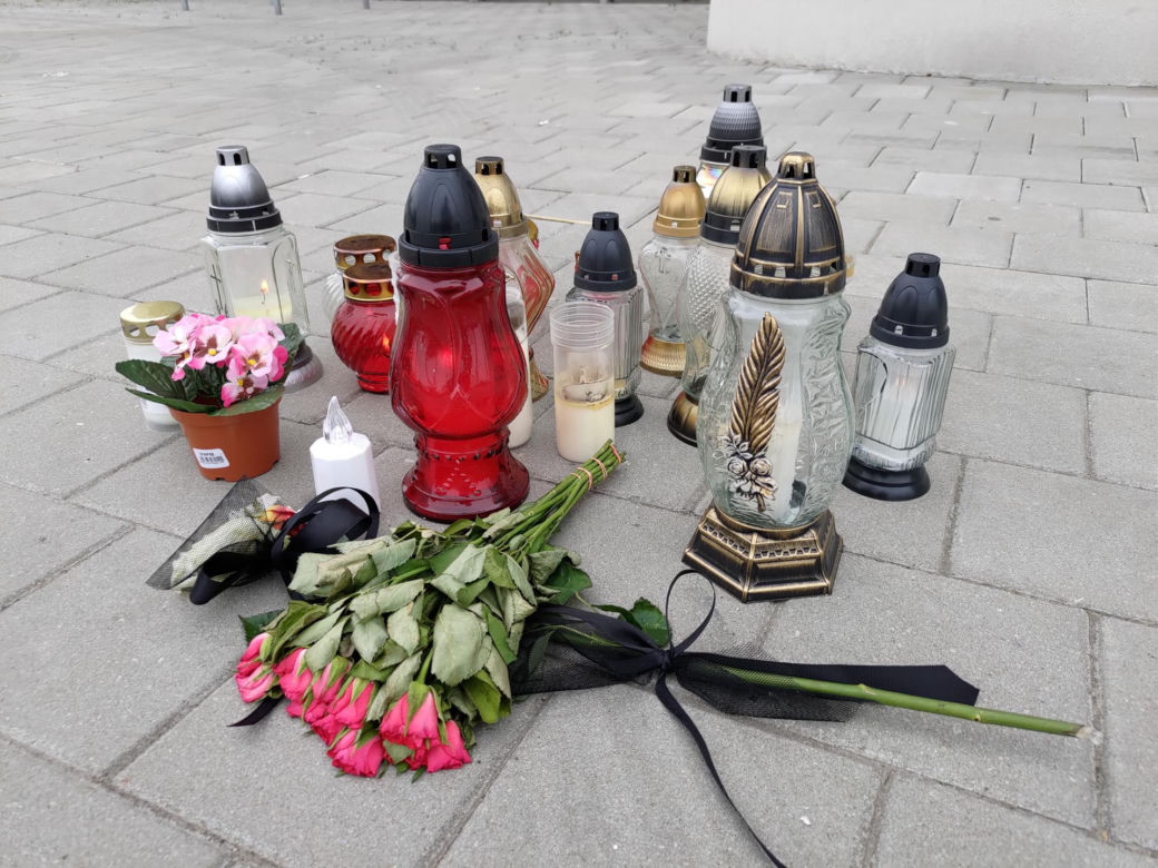 Nastolatkowie skatowali Marcina na Dniach Sosnowcach. W miejscu tragedii pojawiły się znicze  Sosnowca*