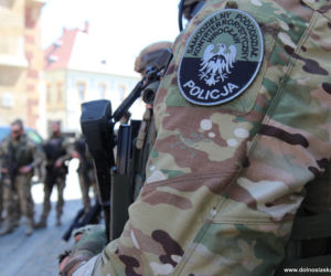 Brawurowa akcja kontrterrorystów na Ostrowie Tumskim. Odbijali zakładników z katedry 