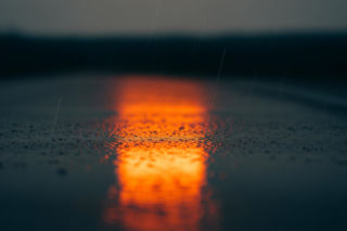 Wypadek na A1. Zeznania świadka ujawniają dramatyczne szczegóły z płonącego auta.