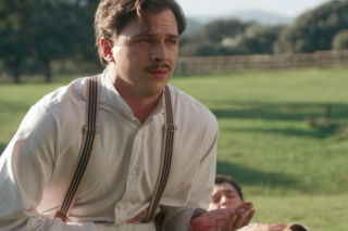 La promesa, odcinek 365: Lorenzo w popłochu opuszcza pałac. Boi się, że zapłaci za śmierć Feliciano