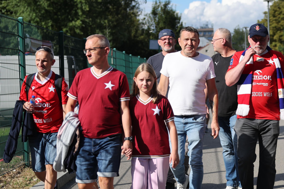 Wisła Kraków - Wieczysta Kraków: Zdjęcia kibiców i zawodników z meczu 6. kolejki PKO BP Ekstraklasy