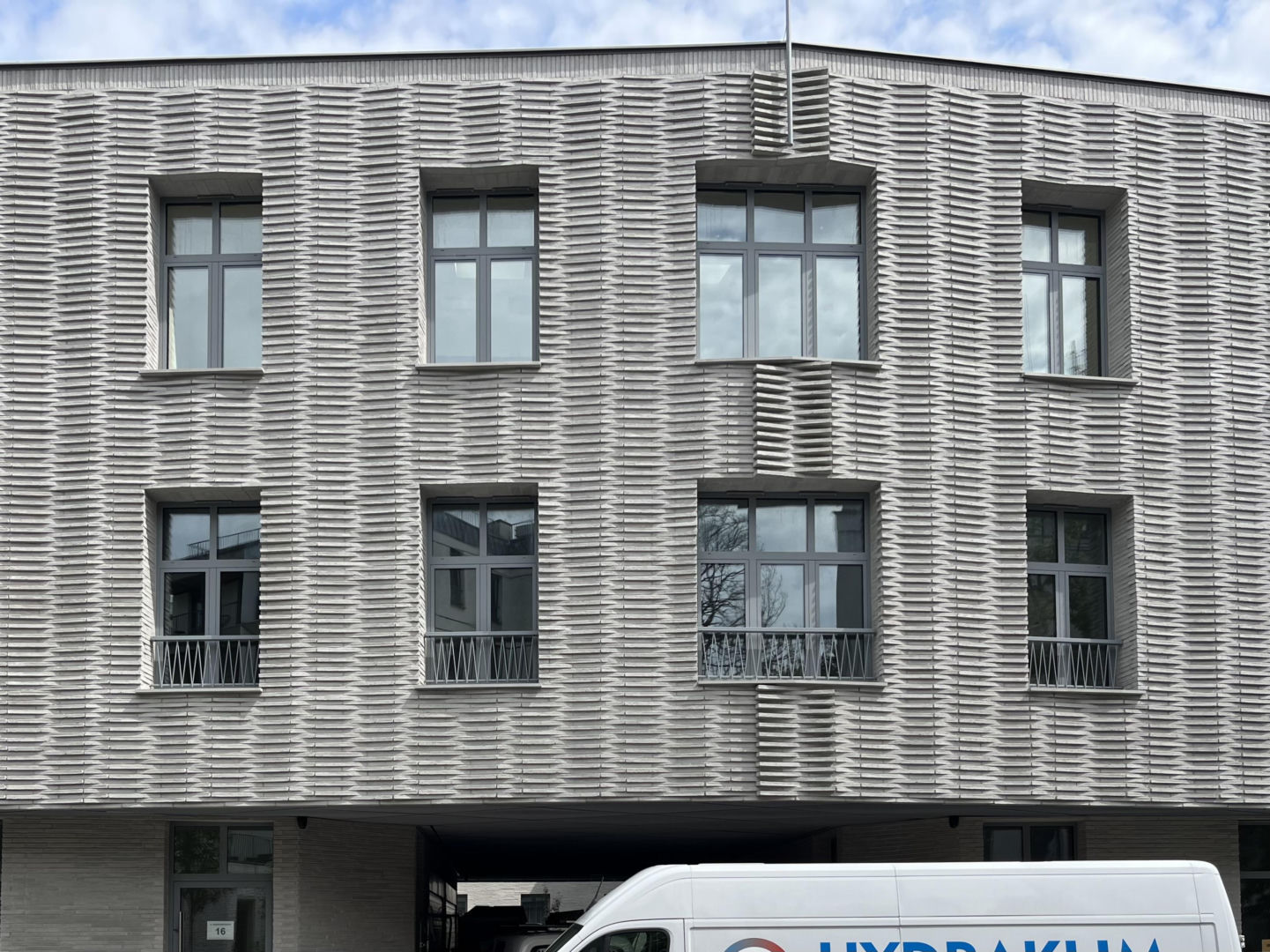 Fabryka koronek i trykotaży na Dąbrowskiego 16 w Krakowie