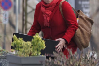 Katarzyna Bosacka w parku