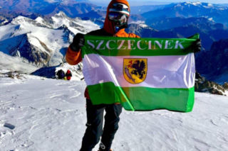 Wolność na wysokości 6500 metrów: Łukasz Klein o pasji, pokorze i fladze Szczecinka