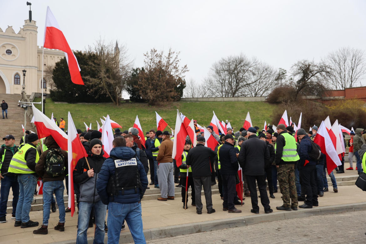 Protest rolników 20 marca w Lublinie. Przeszli ulicami miasta pod LUW
