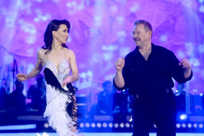 Dawno niewidziany Wiesław Nowobilski pokazał się z Romanowską. Pamiętacie jego pląsy w "Tańcu z Gwiazdami"?