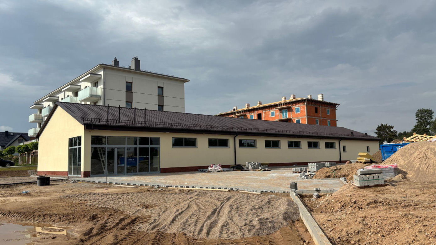 Lisięcice – market już w budowie w największej wsi gminy (powiat głubczycki).