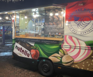 Pokémony, różowe gofry i zaskakujące różnice w cenach. Porównaliśmy łódzkie jarmarki