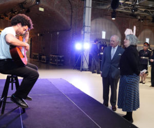 Król Karol został DJ-em! Zobacz, jak sobie radził