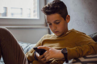 Cyfrowe alibi to nowe zagrożenie w sieci. Dlaczego bycie detektywem to najgorszy pomysł?