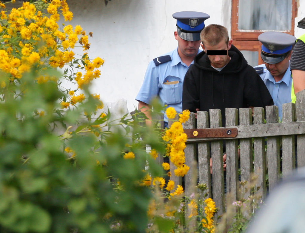 Grób 21-letniej Anny z Zambrowa. Dziewczyna została zgwałcona, poćwiartowana i wrzucona do ogniska
