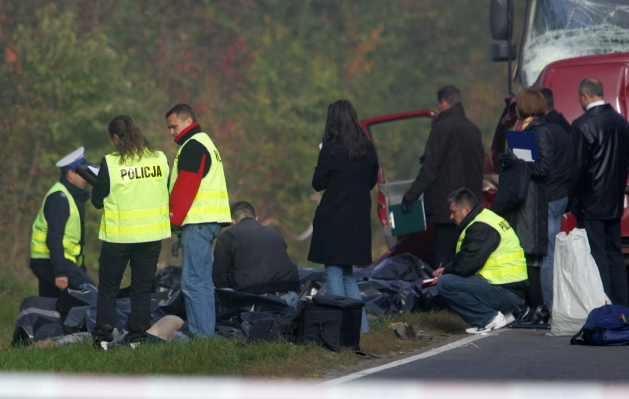 Wypadek pod Nowym Miastem: Jechali upchani na skrzynkach na jabłka – wszyscy zginęli