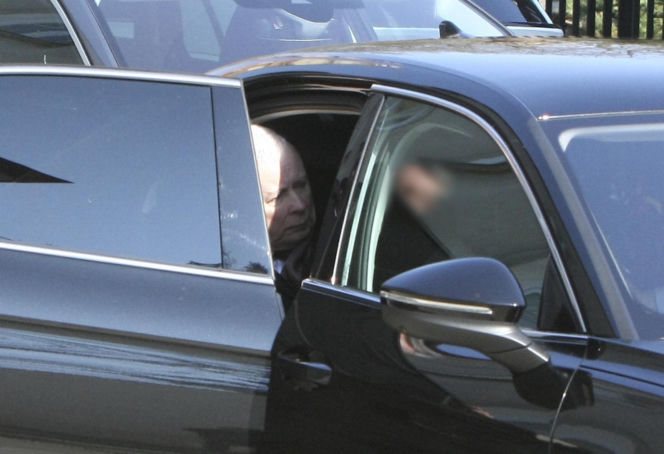 Jarosław Kaczyński szykuj się do świąt. Prezes PiS z kolorową palmą