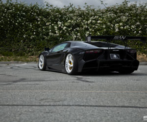 Lamborghini Aventador od SR Auto Group