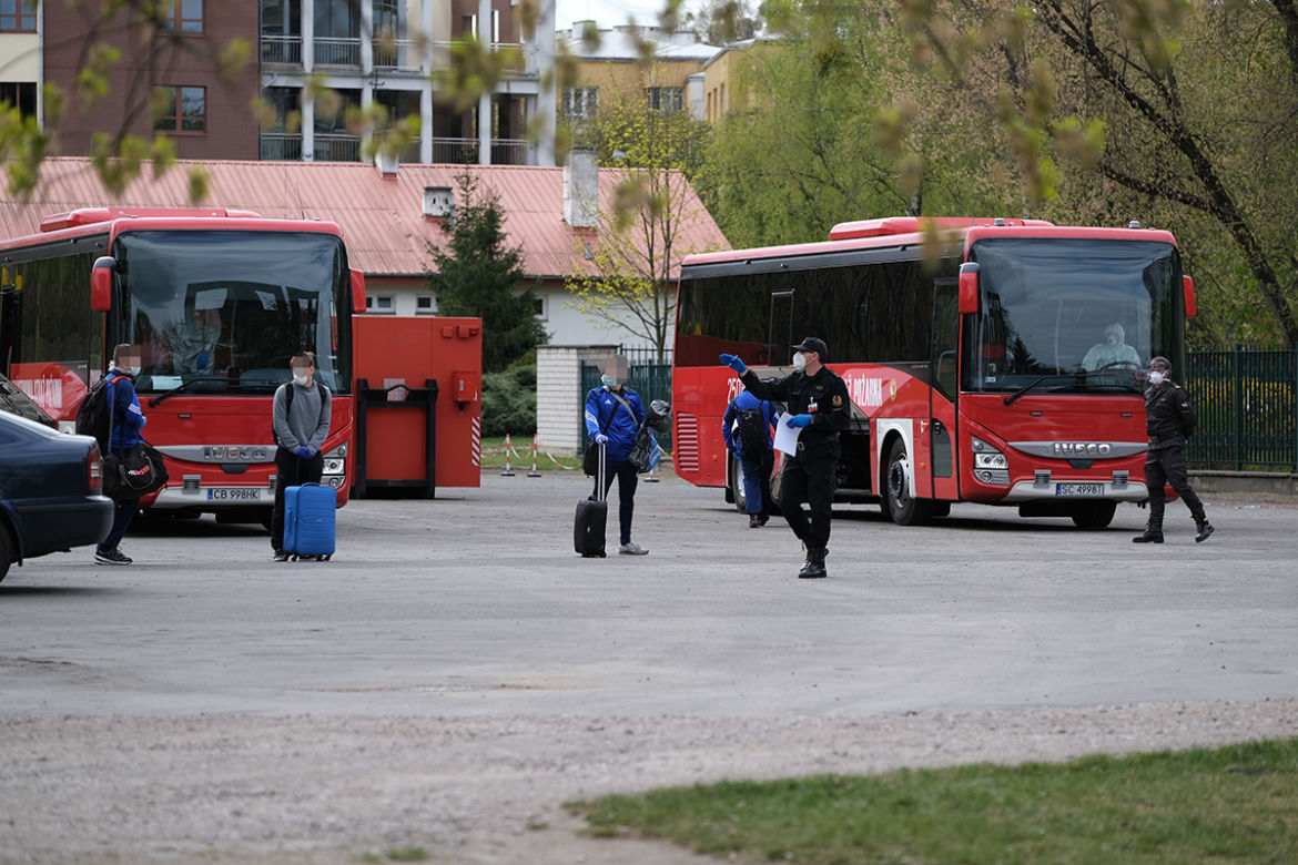 Podchorąży opuszczają szkołę