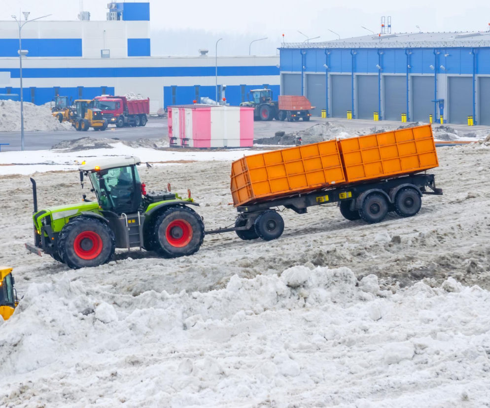 Odśnieżanie placu manewrowego