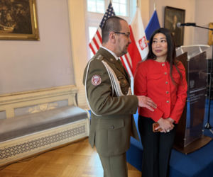 Wręczenie Krzyża Wielkiego Orderu Zasługi RP rodzicom Michaela Ollisa w Waszyngtonie, DC