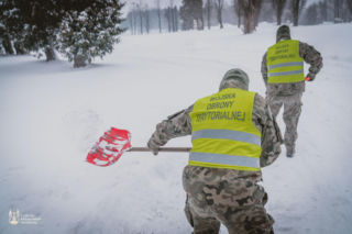 Wojsko pomaga odśnieżać ulice Zamościa