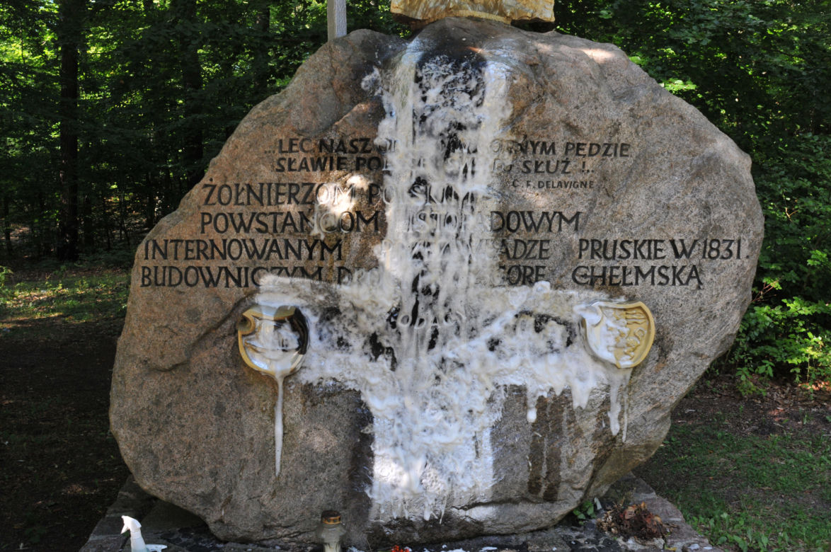 Sataniści sprofanowali sanktuarium na Górze Chełmskiej