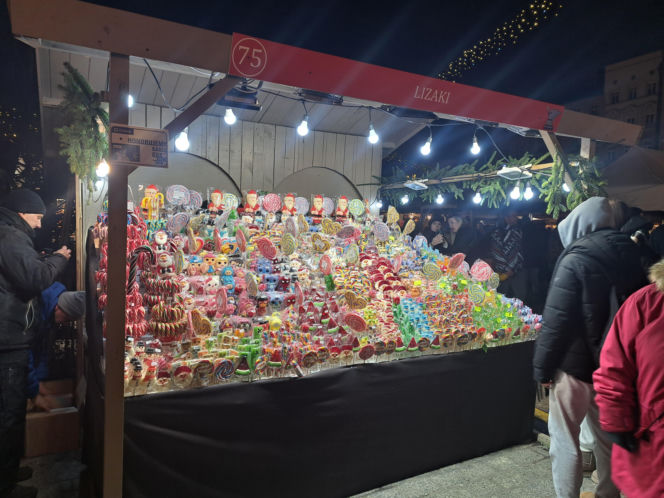 Jarmark Bożonarodzeniowy na Rynku Głównym w Krakowie 2025. Oferta wystawców