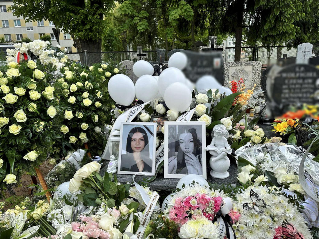 Morderstwo w Mławie. Grób 16-letniej Mai utonął w białych kwiatach