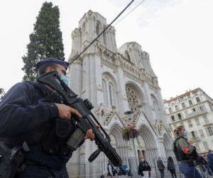 Obcinał głowy nad wodą święconą z Koranem w ręku. Powiedzcie moim dzieciom, że je kocham - ostatnie słowa ofiary terrorysty