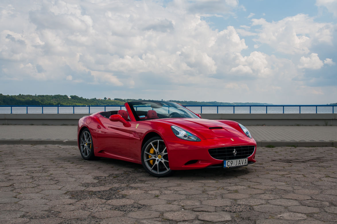 Ferrari California 4.3 490 KM 7AT