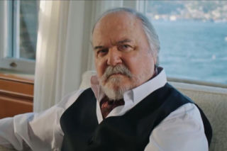 Złoty chłopak, odcinek 271. Suna i Abidin realizują bezwzględny plan. Halis niczego się nie spodziewa