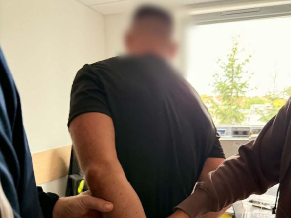 Odpowie za uszkodzenie mienia i posiadanie narkotyków