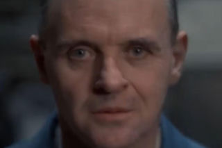 Każdy pamięta, jak Hannibal Lecter wita się z Clarice. Prawda jest jednak zupełnie inna