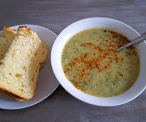 Zupa z chleba (chlebionka) – stary przepis z Podlasia, który dziś smakuje lepiej niż kiedykolwiek