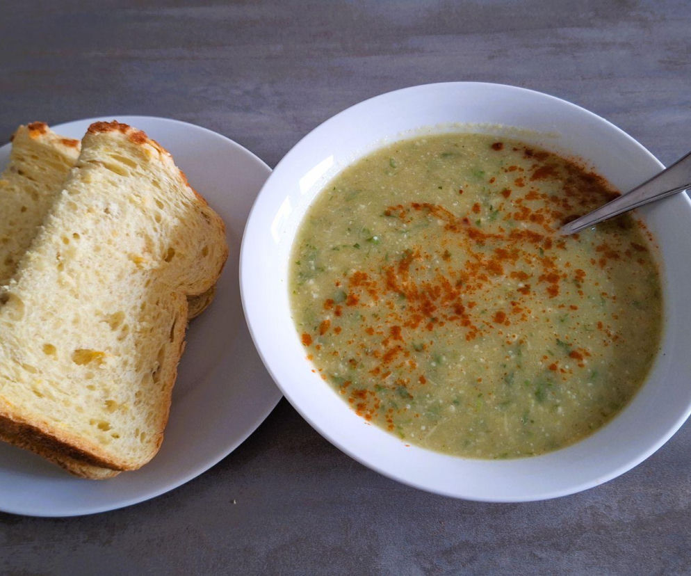 Zupa z chleba (chlebionka) – stary przepis z Podlasia, który dziś smakuje lepiej niż kiedykolwiek