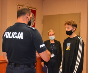 Poznań: W zaroślach leżał mężczyzna. 14-latek został bohaterem 