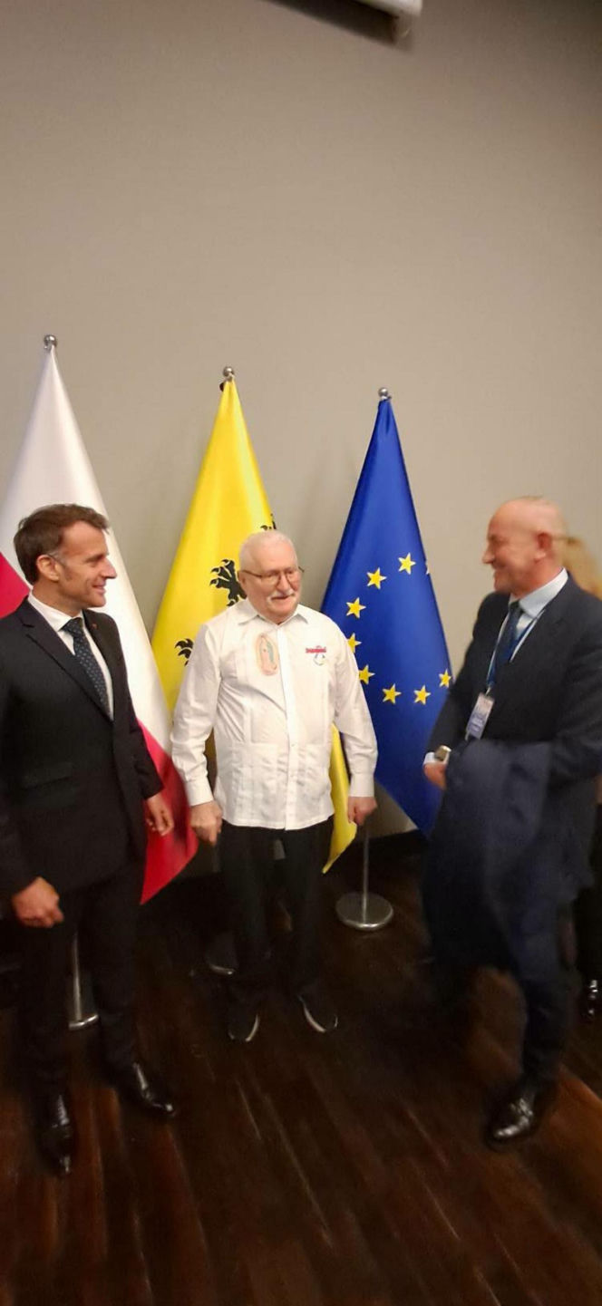 Macron i Wałęsa w Gdańsku. Te zdjęcia mówią więcej niż tysiąc słów