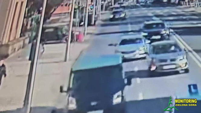 Potrącenie kobiety na wózku inwalidzkim