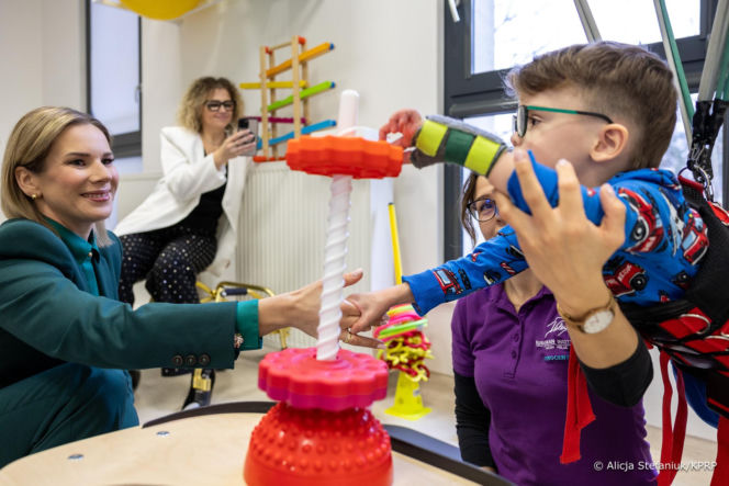 Marta Nawrocka w zieleni