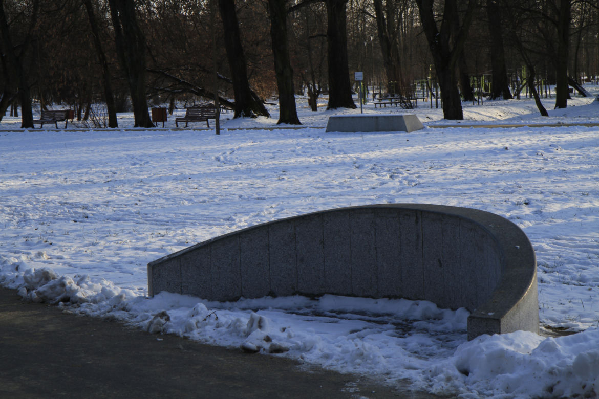 Park Ludowy w Lublinie oprószony śniegiem. Zobacz zdjęcia ze spaceru!