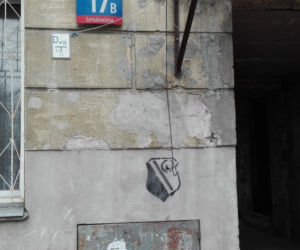Coraz więcej symboli, napisów i obraźliwych haseł na praskich budynkach