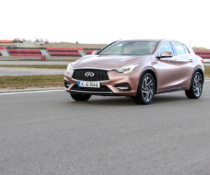 Infiniti Q30 na Torze Jastrząb 