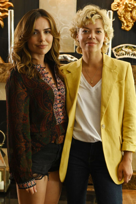 Grzechy sąsiadów. Judyta Hiszpańska - Blok (Marta Żmuda Trzebiatowska), Ewa Święcicka (Mariana Zydek) 