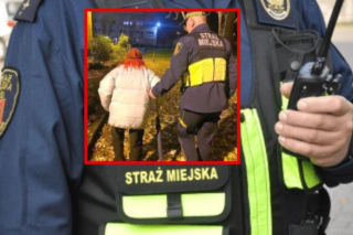 Stała bezradna pod drzwiami. Służby musiały włamać się do jej mieszkania! 