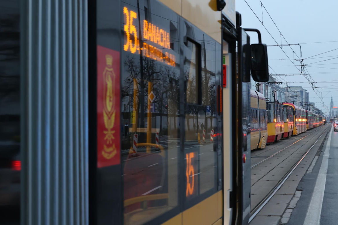 Tramwaj potrącił pieszego w Warszawie (28.11.2023)