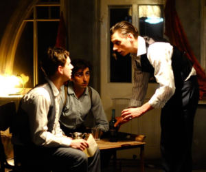 Bodo odc. 2. Eugeniusz Bodo (Antoni Królikowski), Moryc (Piotr Żurawski), Karol Hanusz (Eryk Kulm)