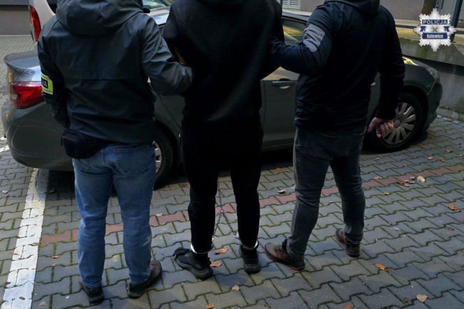 O krok od tragedii kolejowej. Mężczyzna odczepił wagon pociągu towarowego