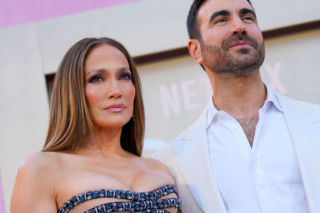 Nowy hit Netflixa miażdżony przez widzów, a Jennifer Lopez obwieszcza sukces. Przestarzały, krindżowy