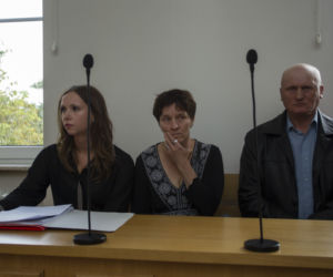 Lucyna Łacina, w sądzie czeka na decyzję w sprawie Maciusia