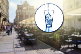 Darmowa woda dla każdego klienta. Restauratorzy dostaną nowy obowiązek