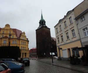 Przechyliła się iglica kościoła w Białogardzie
